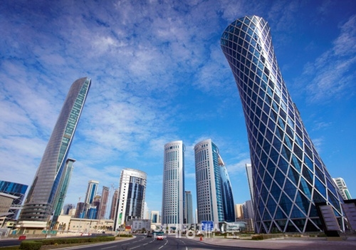 카타르항공이 경유지 도하(Doha)를 환승하는 승객에게 ‘도하 시티 투어(도하 시내 관광)’ 프로그램을 무료로 제공한다.