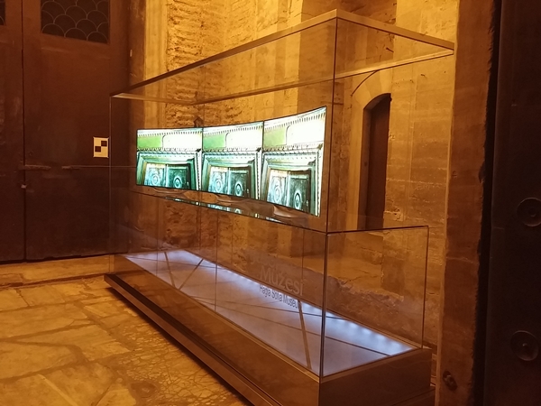 LG전자는 이스탄불에 위치한 ‘아야소피아(Ayasofia)’ 박물관에 55형 올레드 TV 3대를 설치해 종교, 예술, 문화 등 터키의 역사를 소개하고 있다고 22일 밝혔다. <사진=LG전자>