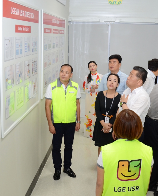LG전자 노동조합 대표가 22일부터 24일까지 베트남 하이퐁 생산법인을 방문해 국내 선진 노경문화를 전수했다. 베트남 하이퐁 생산법인은 약 15억 달러를 투자해 육성 중인 글로벌 생산 거점이다. <사진=LG전자>
