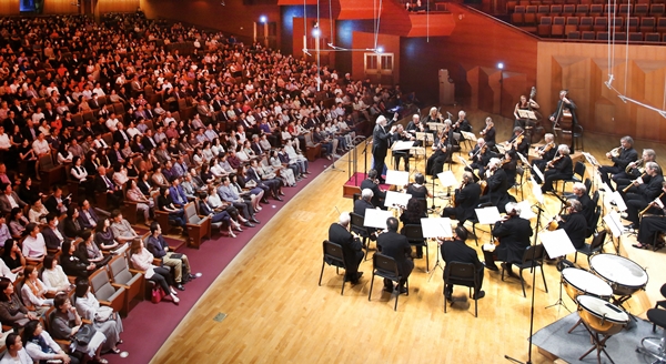 ‘한화클래식 2015’를 통해 초청한 18세기 오케스트라와 케네스 몽고메리의 공연이 지난 6월 20일 서울 예술의전당에서 성황리에 진행됐다. <사진=한화>
