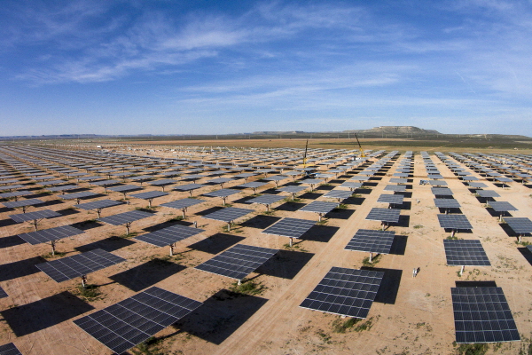 OCI가 미국 텍사스주 샌 안토니오시에 건설한 400MW 규모 태양광발전소인 ‘Alamo Project’(알라모 프로젝트). <사진=OCI>