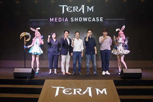 넷마블은 8일 서울 여의도 글래드 호텔에서 모바일 MMORPG '테라M'의 미디어 쇼케이스를 열었다. 넷마블은 이날부터 사전예약에 들어갔으며 11월에 출시할 예정이다. <사진=넷마블게임즈>