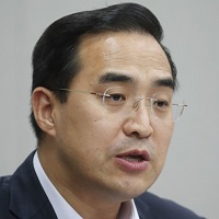 박홍근 더불어민주당 의원은 25일 ‘단말기 완전자급제’ 법안을 추가 발의했다. <사진=연합>