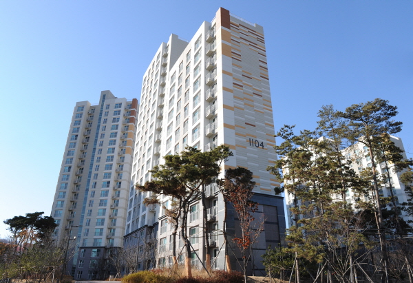 한진중공업 건설부문이 시공한 시흥목감 A3블록 아파트. 이 아파트는 한국토지주택공사(LH)가 주관한 ‘2017년 LH 고객품질대상’에서 대상을 수상했다. 