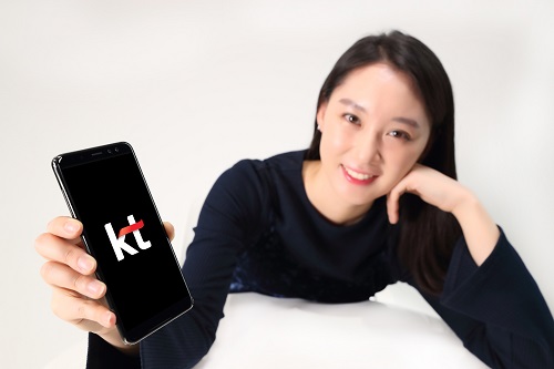 KT는 이달 5일 출시 예정인 삼성전자 ‘갤럭시A8’ 사전 예약판매를 2일부터 시작한다. <사진=KT>
