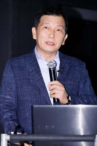 10일 오전 서울 광진구 CGV 강변에서 열린 ‘20주년 CGV 영화산업 미디어포럼’에서 서정 CJ CGV 대표가 사업계획을 발표하고 있다. <사진=CJ CGV>