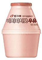 빙그레가 출시한 ‘세상에 없던 우유’ 시리즈 세 번째 제품 ‘리치피치맛우유’. <사진=빙그레>