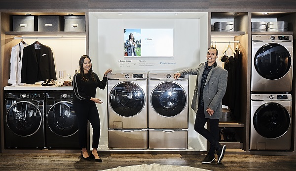 지난 2월 미국 라스베이거스에서 열린 북미 최대 주방·욕실 전시회 KBIS2019에서 삼성전자 모델들이 드럼세탁기 신제품을 소개하고 있다. <사진=삼성전자>