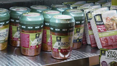 풀무원 김치가 미국 월마트(Walmart)에 이어 크로거(Kroger) 등 총 1만개 매장에서 판매되고 있다. <사진=풀무원식품>
