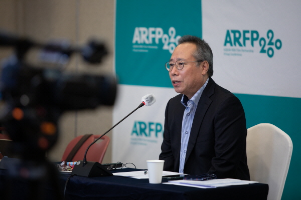 오석근 영화진흥위원회 위원장이 지난 28일 열린 2020년 한-아세안 영화 파트너십 화상회의(ARFO 2020)에서 발언하고 있다. <사진=영화진흥위원회>