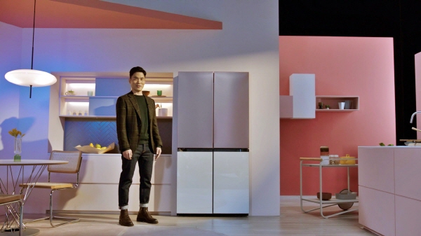 개인 맞춤형 제품인 비스포크 냉장고에 대해 소개하는 승현준 삼성리서치 사장 <사진=삼성전자>