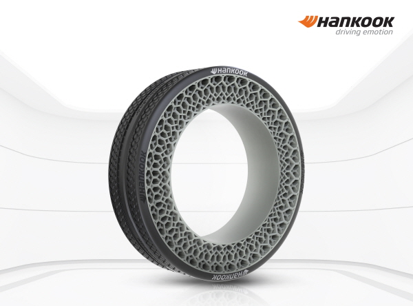 한국타이어의 비공기입 타이어(Airless tire) '아이플렉스(i -Flex)' 모델 <사진=한국타이어앤테크놀로지>