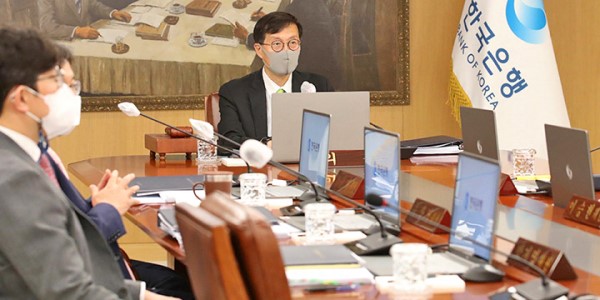 이창용 한국은행 총재가 서울 중구 한국은행에서 열린 금융통화위원회 본회의를 주재하고 있다. <사진=연합>