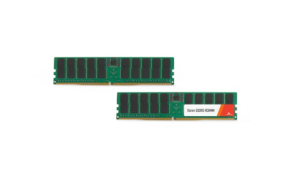 1b DDR5 서버용 64기가바이트 D램 모듈. 