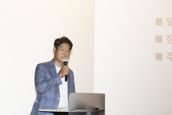 허민회 CJ CGV 대표가 30일 서울 용산구 CGV 용산아이파크몰점에서 열린 ‘2023 CGV 영화산업 미디어 포럼’에서 인사말을 하고 있다. 