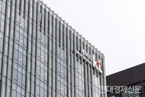 KT, 금융권 AX 시장 공략 '초읽기'⋯금융 산업 최적화 AX 전략 공유 - 뉴스 썸네일 이미지